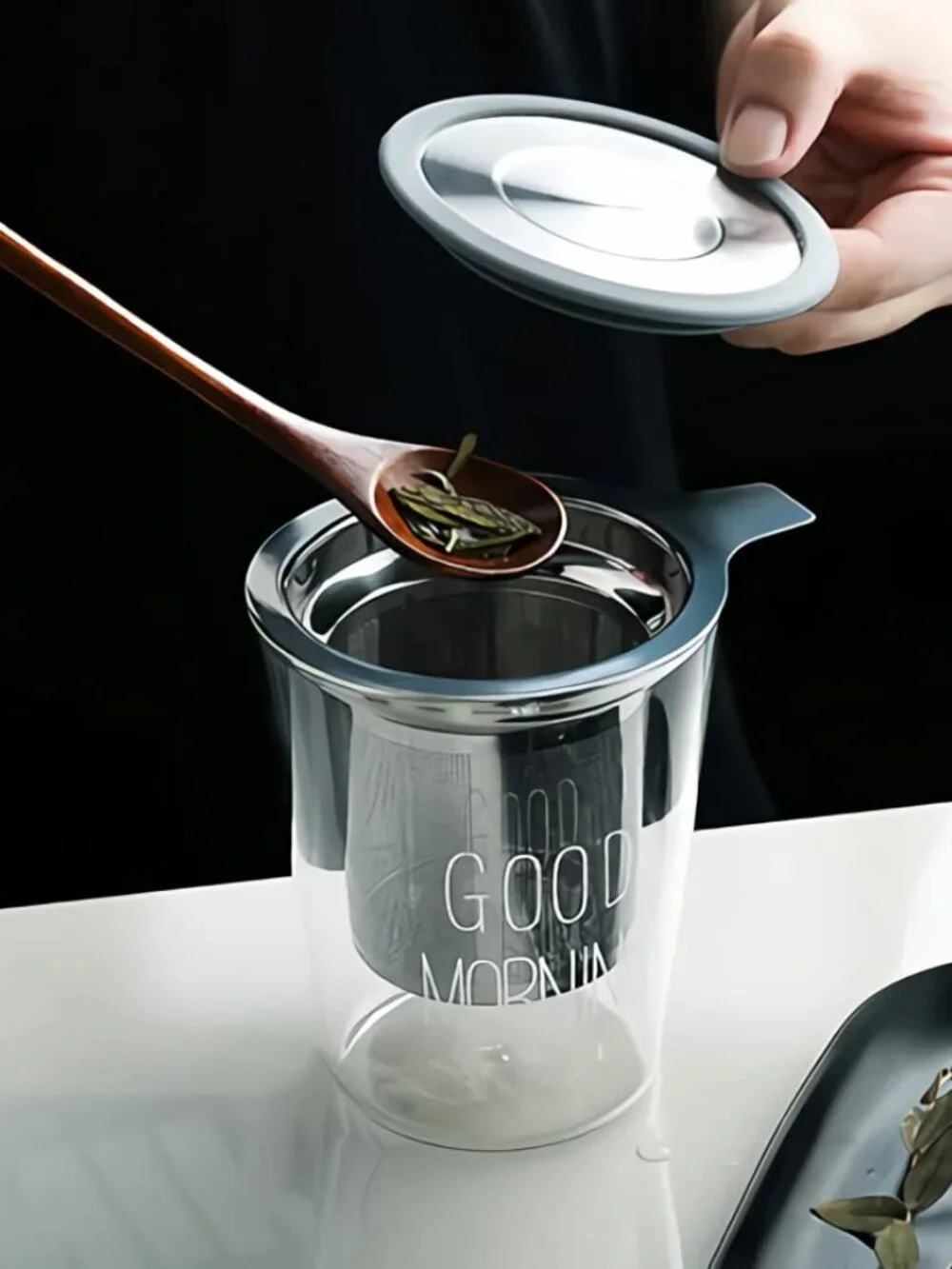 Tea Infuser, Extra Fine Mesh Tea Strainer with Silicone Lid, 304 Stainless Steel